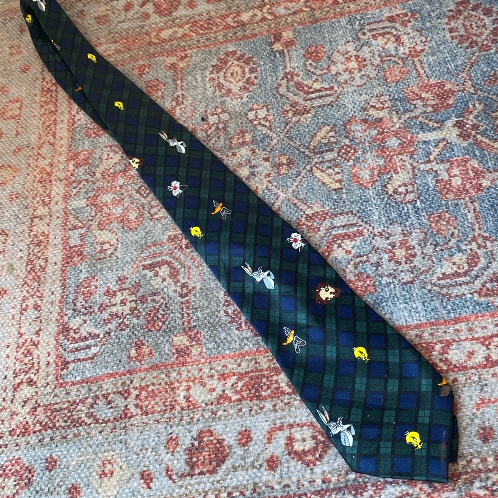 - Vintage 90s looney Tunes tie